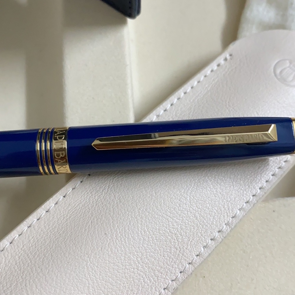 LAPIS BARD
Ball Pen with Myfair Wallet - Picture 5 of 5